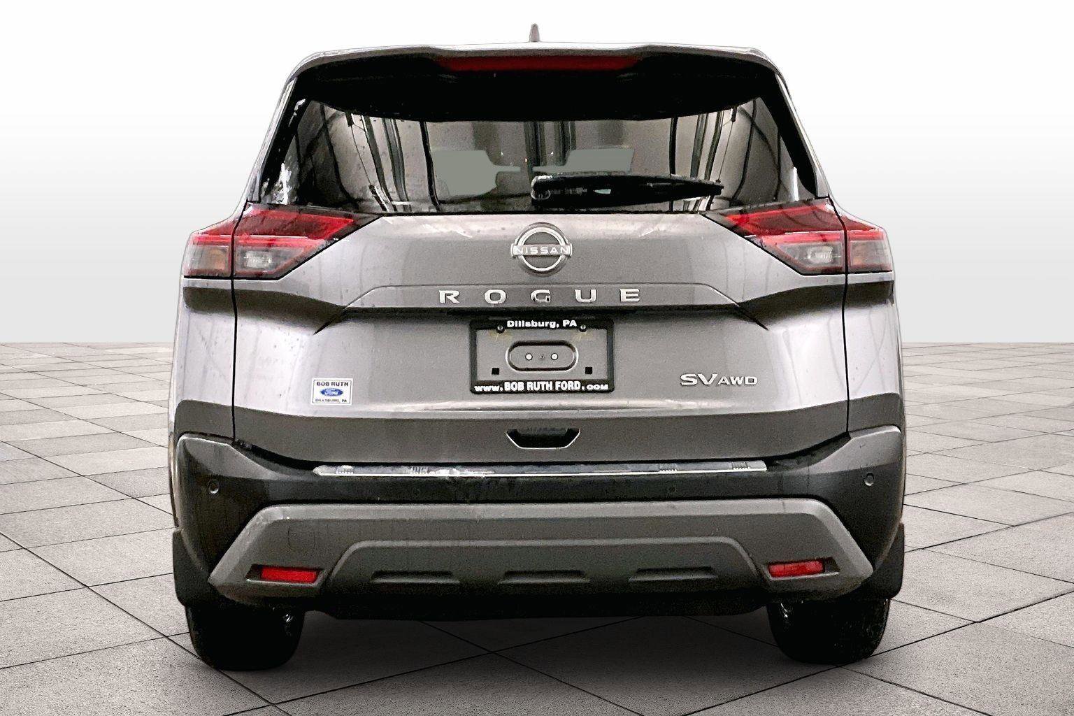Used 2023 Nissan Rogue SV w/ SV Premium B Package image 4