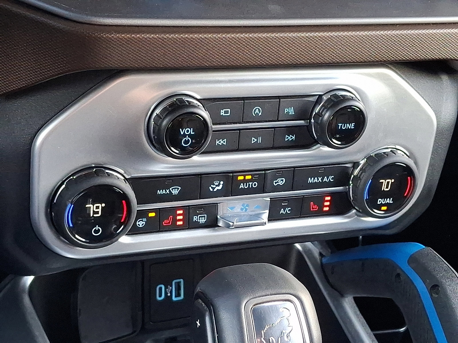 Certified 2023 Ford Bronco Outer Banks w/ Sasquatch Package image 18