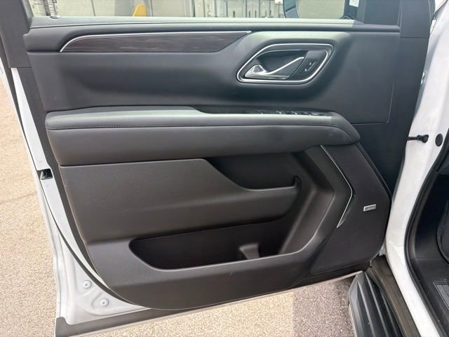 Used 2024 Chevrolet Tahoe LT w/ LT Signature Package RWD image 9