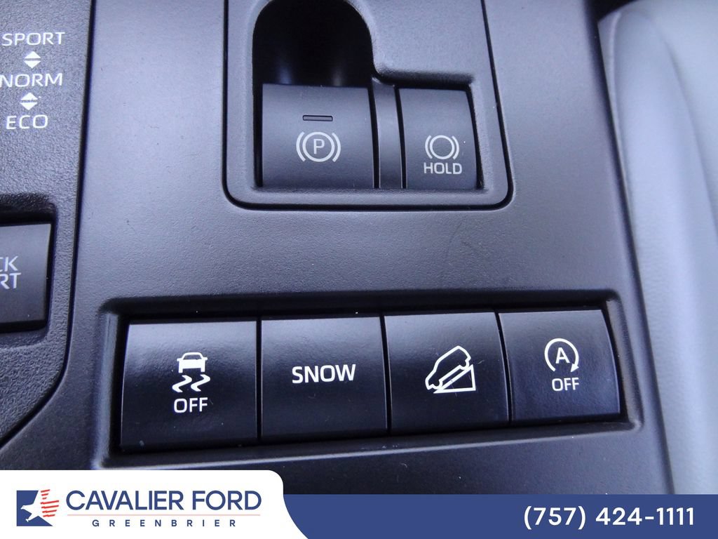 Used 2022 Toyota Highlander XLE AWD/4WD image 36