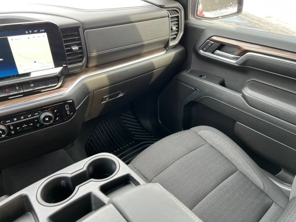 Used 2024 Chevrolet Silverado 1500 LT AWD/4WD image 29