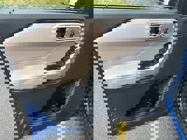 Certified 2022 Ford Explorer Limited w/ Hybrid Equipment Group 310A image 14