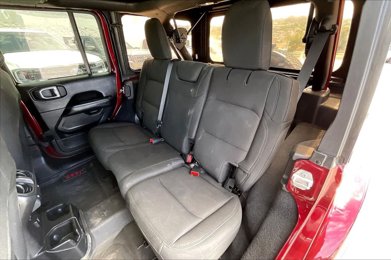 Used 2021 Jeep Wrangler Unlimited Sahara AWD/4WD image 29