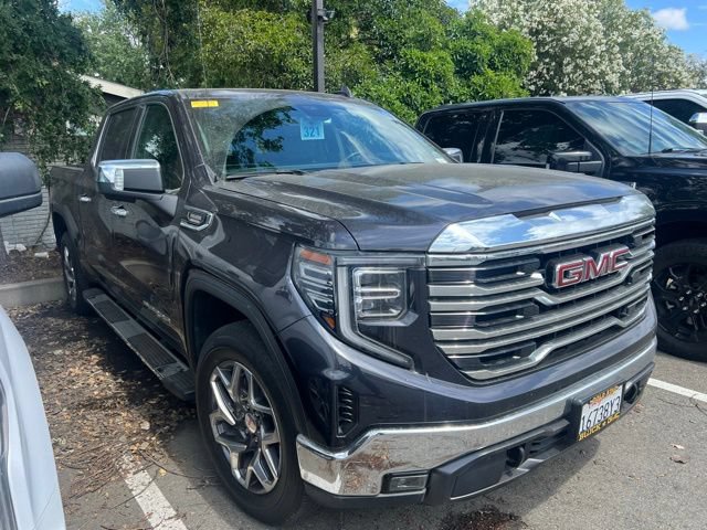 Used 2023 GMC Sierra 1500 SLT w/ SLT Premium Package RWD image 3