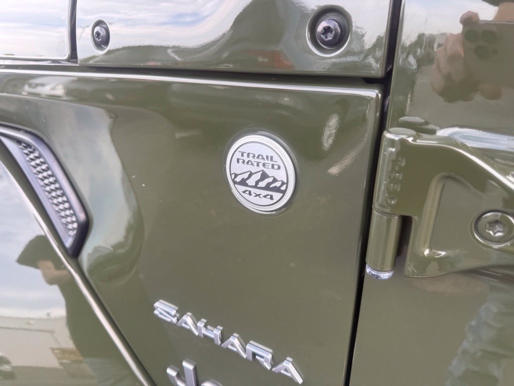 Used 2024 Jeep Wrangler Unlimited Sahara AWD/4WD image 15