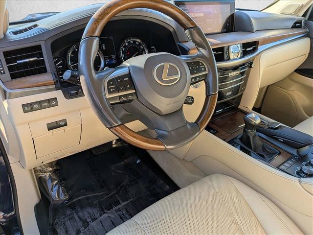 Used 2017 Lexus LX 570 4WD w/ Luxury Package image 10
