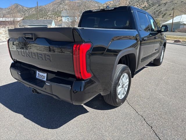 Used 2025 Toyota Tundra SR5 w/ SR5 Convenience Package AWD/4WD image 9