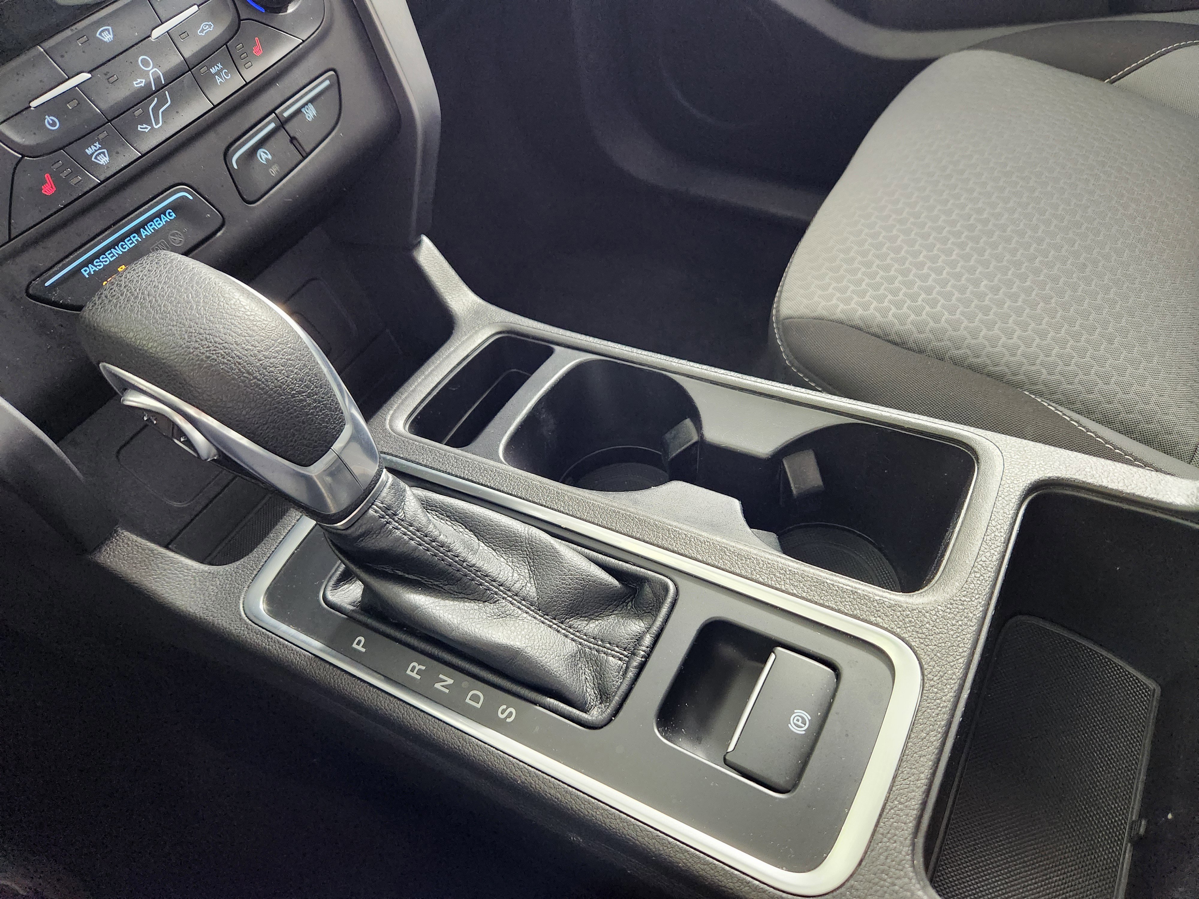 Certified 2018 Ford Escape SE w/ Ford Safe & Smart Package image 25