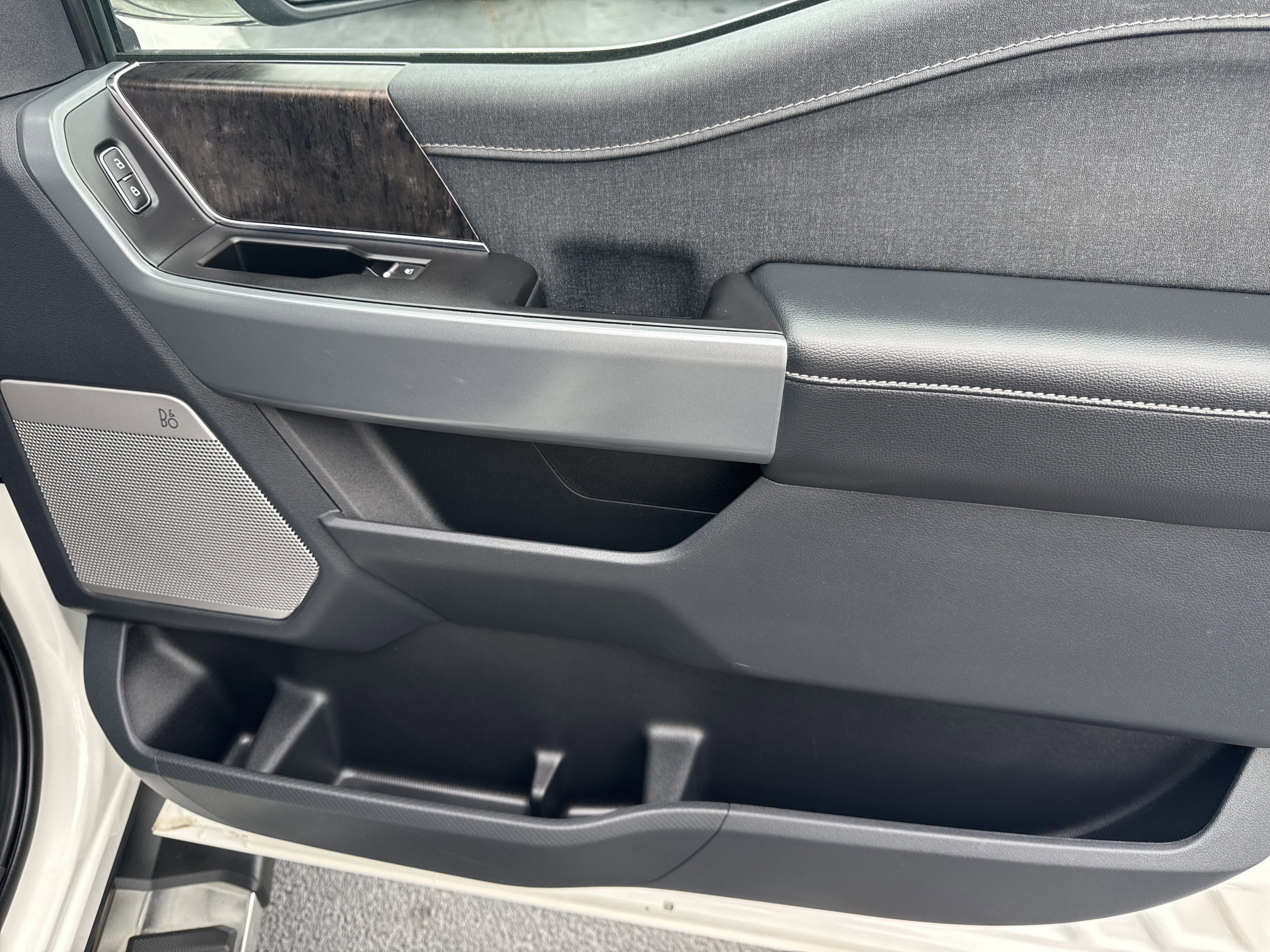 Certified 2022 Ford F150 Lariat w/ Equipment Group 502A High image 17