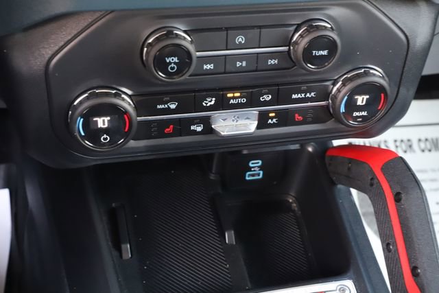 Certified 2025 Ford Bronco Heritage Edition AWD/4WD image 33