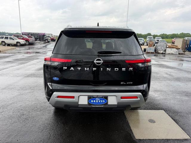 Used 2025 Nissan Pathfinder SL AWD/4WD image 4