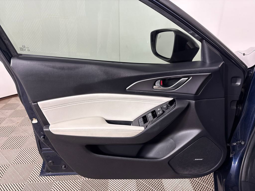 Used 2018 MAZDA MAZDA3 Grand Touring w/ Premium Equipment Package FWD image 22