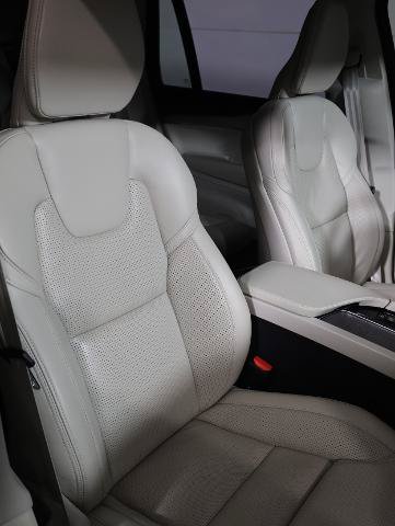 Used 2023 Volvo XC90 B6 Ultimate w/ Protection Package Premier AWD/4WD image 9
