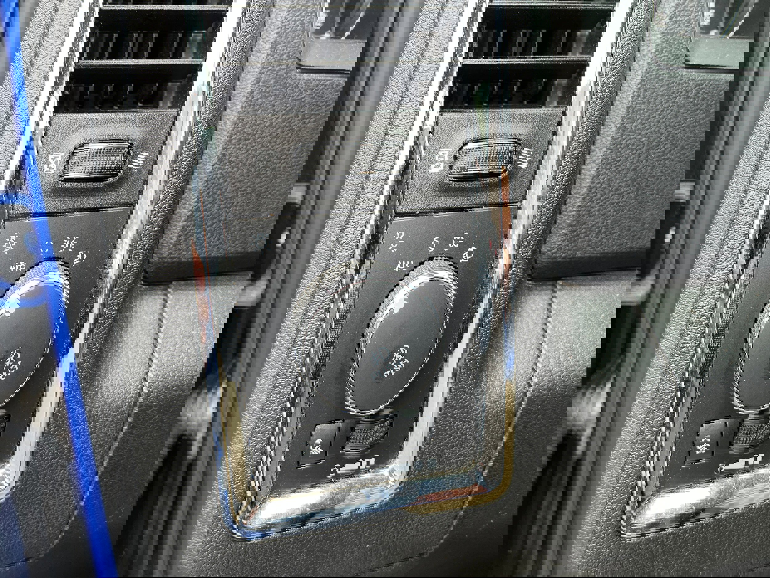 Used 2018 RAM 1500 Laramie w/ Convenience Group image 23