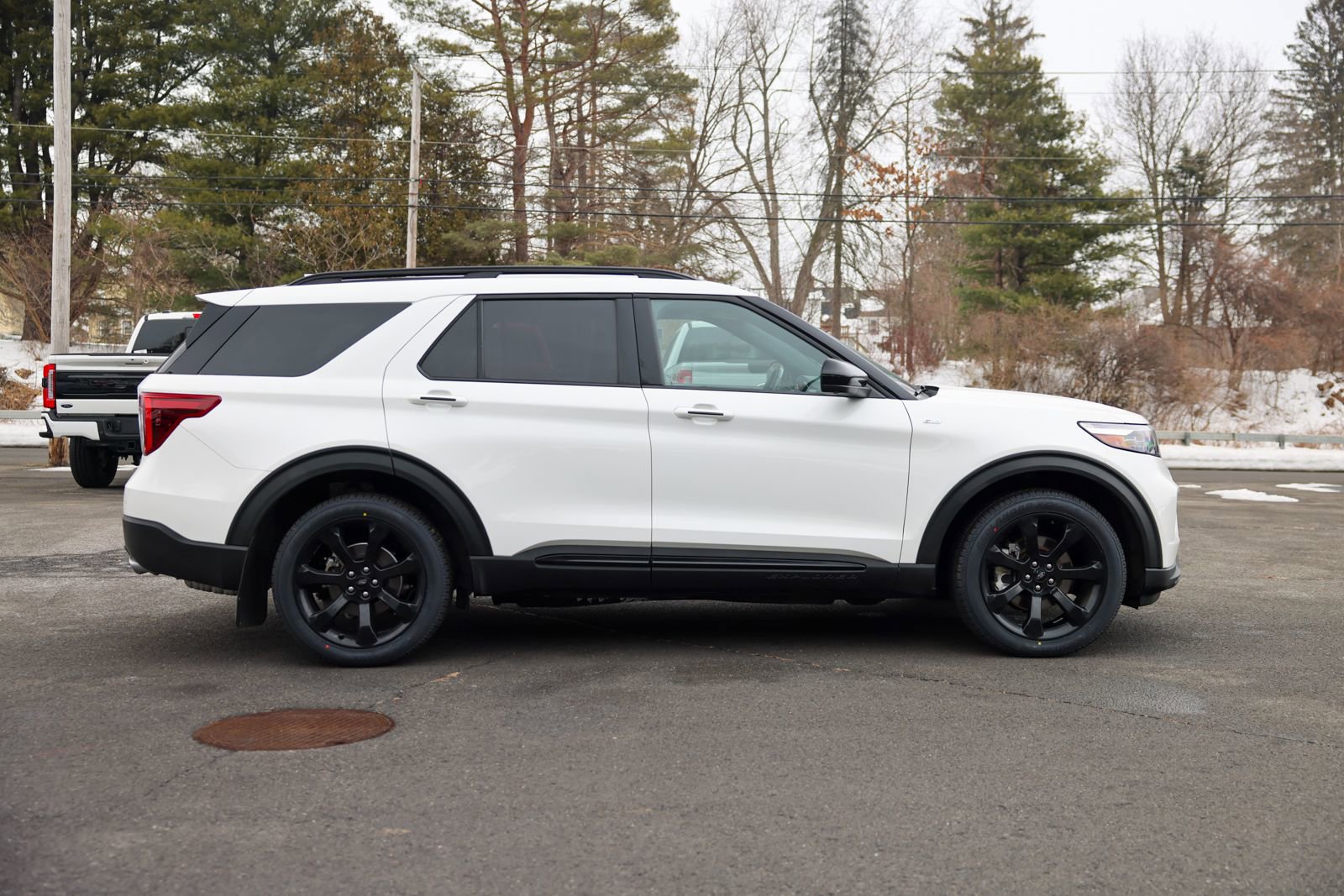 Certified 2022 Ford Explorer ST-Line w/ Class IV Trailer Tow Package AWD/4WD image 4