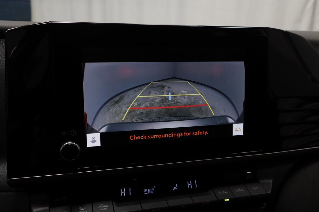 Used 2025 Toyota Camry LE image 3