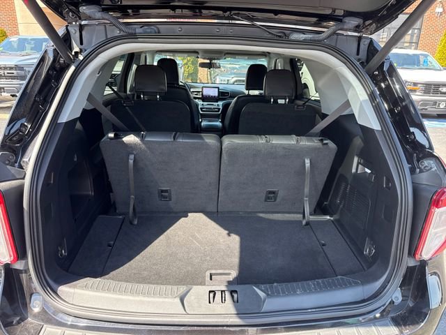 Certified 2022 Ford Explorer XLT w/ Equipment Group 202A AWD/4WD image 11