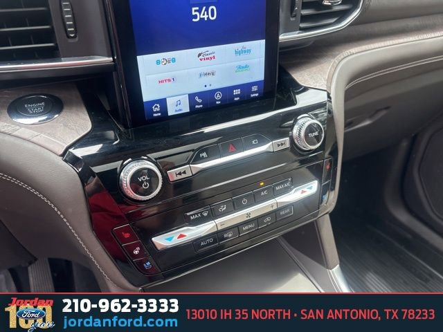 Certified 2023 Ford Explorer Platinum w/ Premium Technology Package AWD/4WD image 19