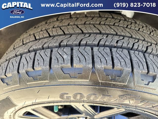 Certified 2025 Ford Maverick Lariat w/ Black Appearance Package image 13