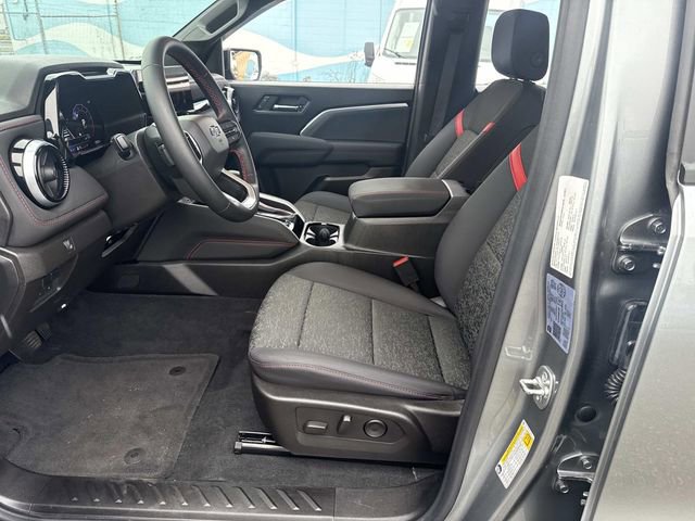 Used 2024 Chevrolet Colorado Z71 image 19