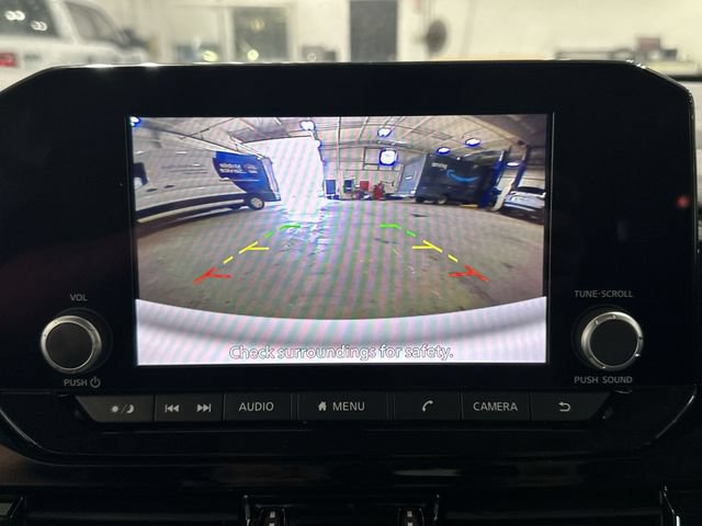 Used 2025 Nissan Pathfinder SV FWD image 29