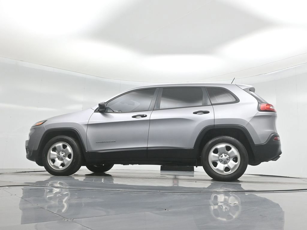 Used 2017 Jeep Cherokee Sport image 24