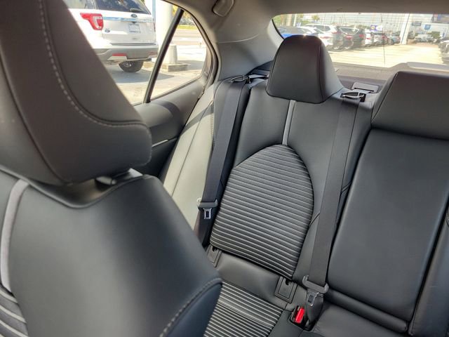 Used 2019 Toyota Camry SE FWD image 17