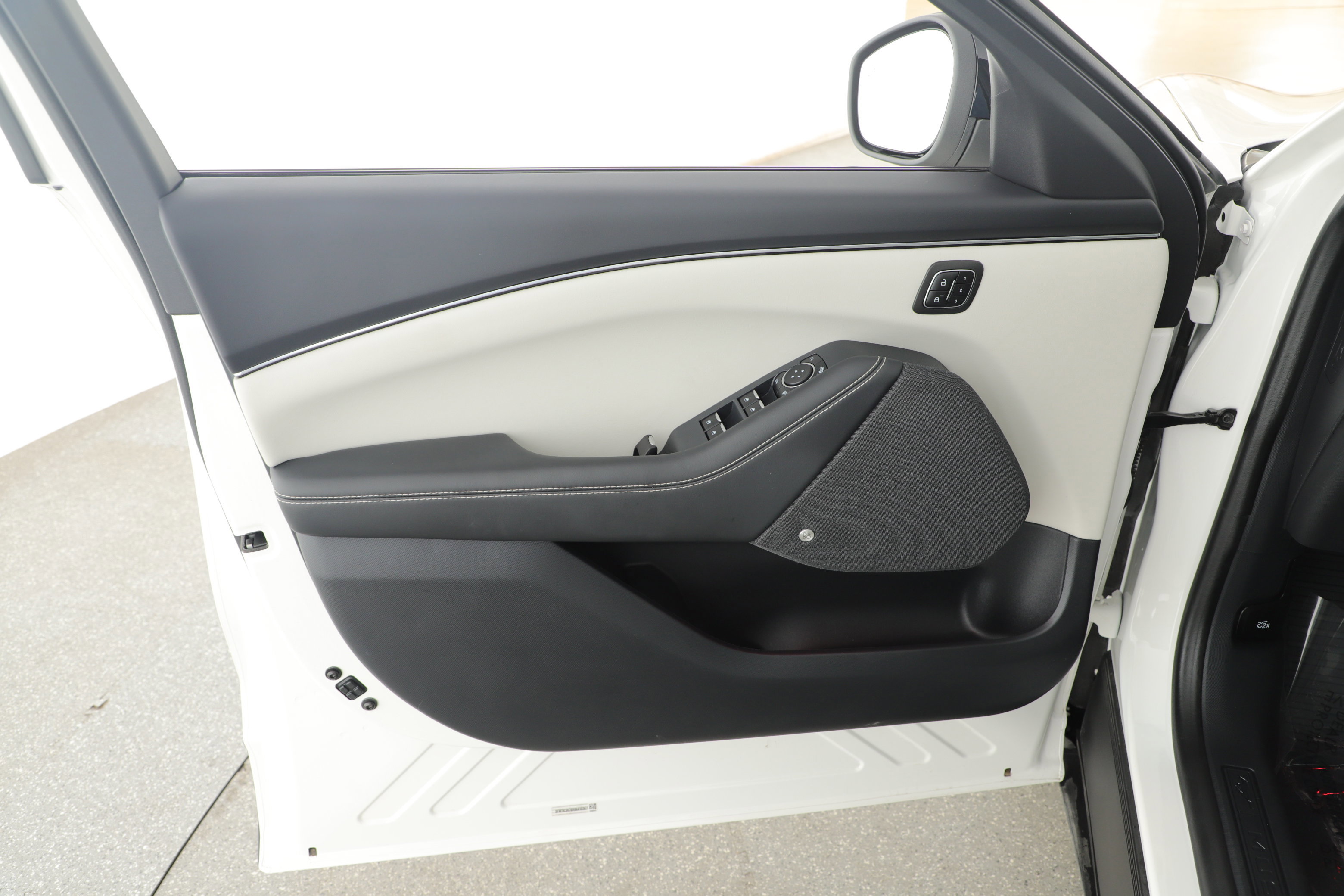 Certified 2024 Ford Mustang Mach-E Premium image 9