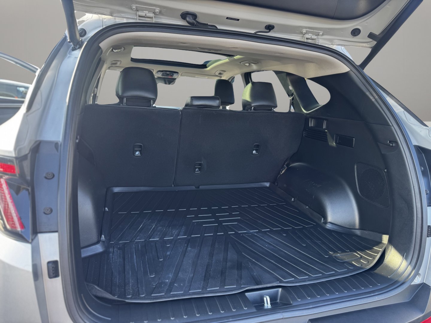 Used 2023 Hyundai Tucson Limited image 17