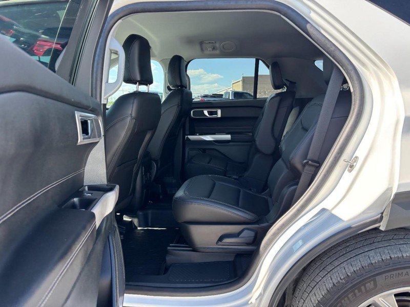 Certified 2024 Ford Explorer XLT w/ Equipment Group 202A AWD/4WD image 14