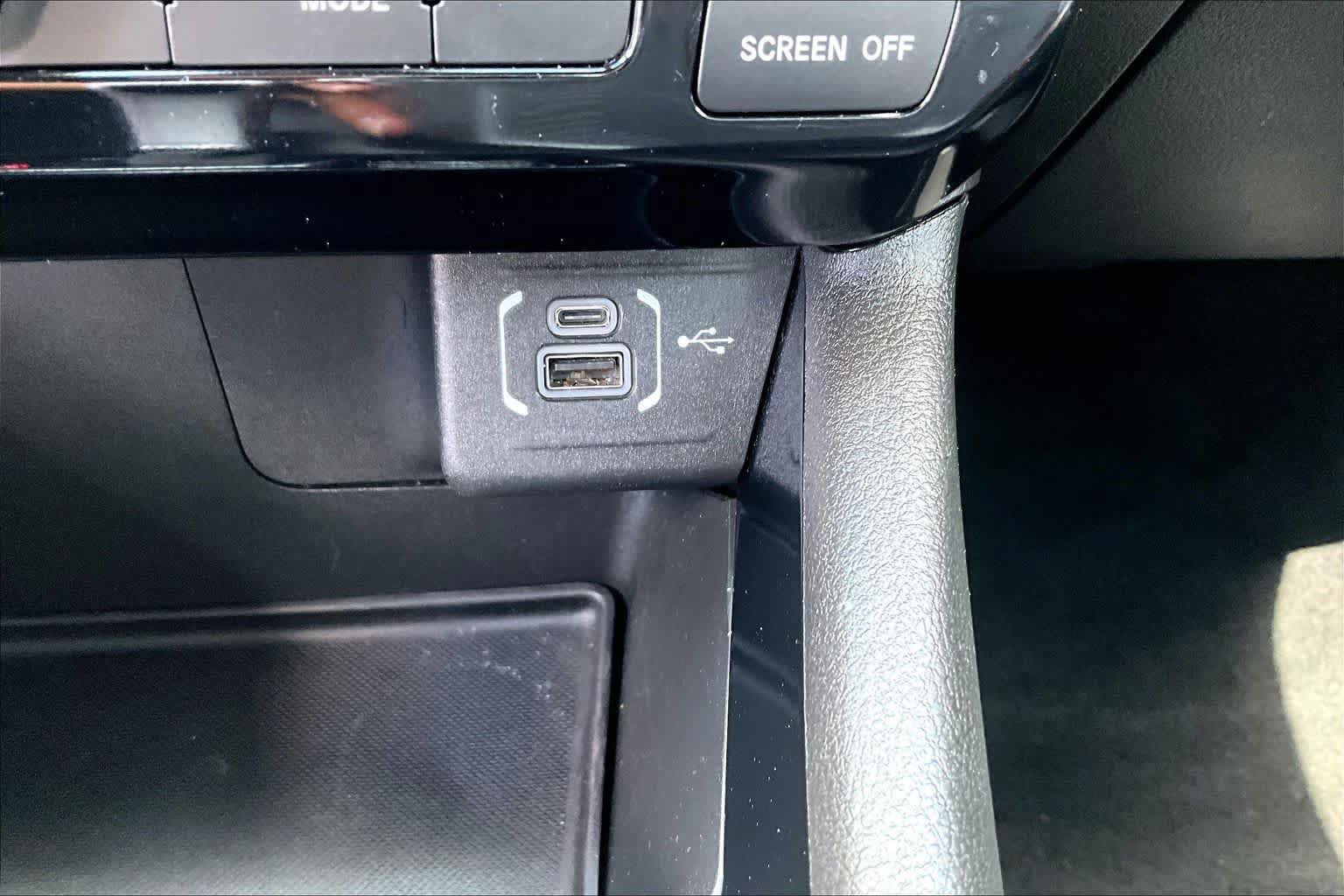 Used 2025 Jeep Compass Limited AWD/4WD image 33