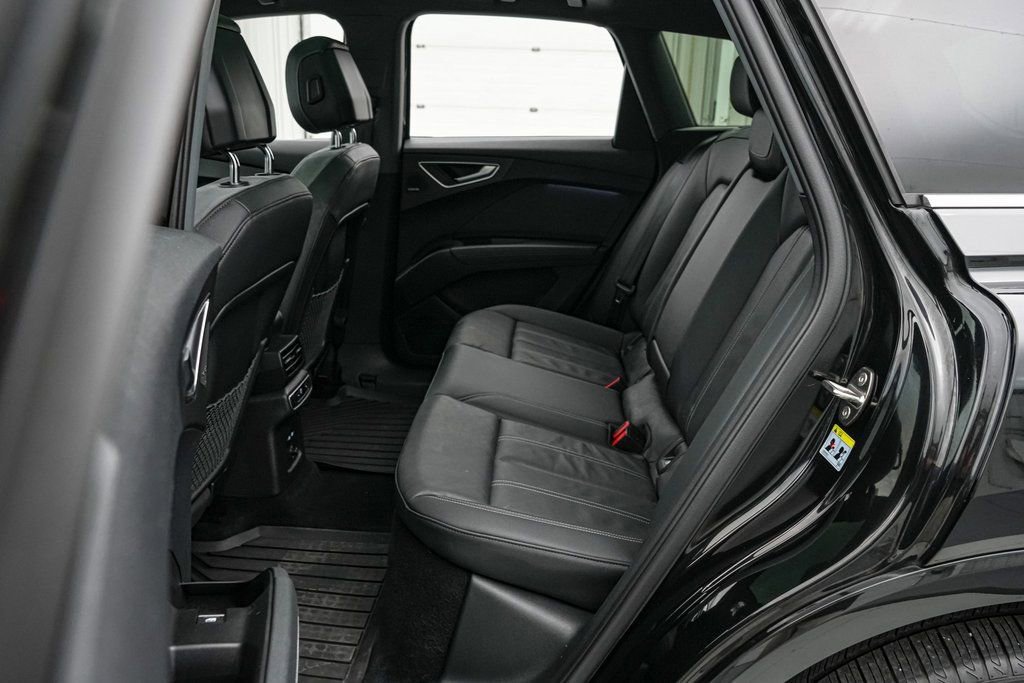 Used 2023 Audi Q4 e-tron Premium Plus w/ Premium Plus image 19