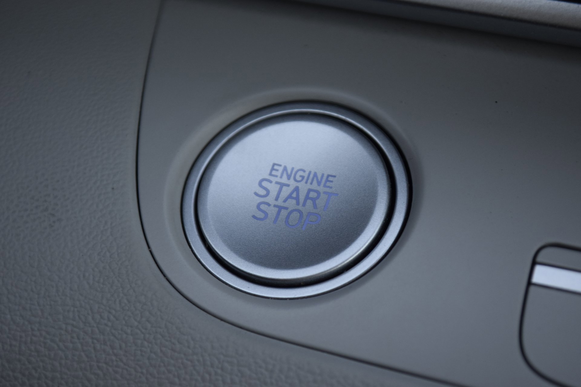 Used 2024 Hyundai Elantra Limited image 17