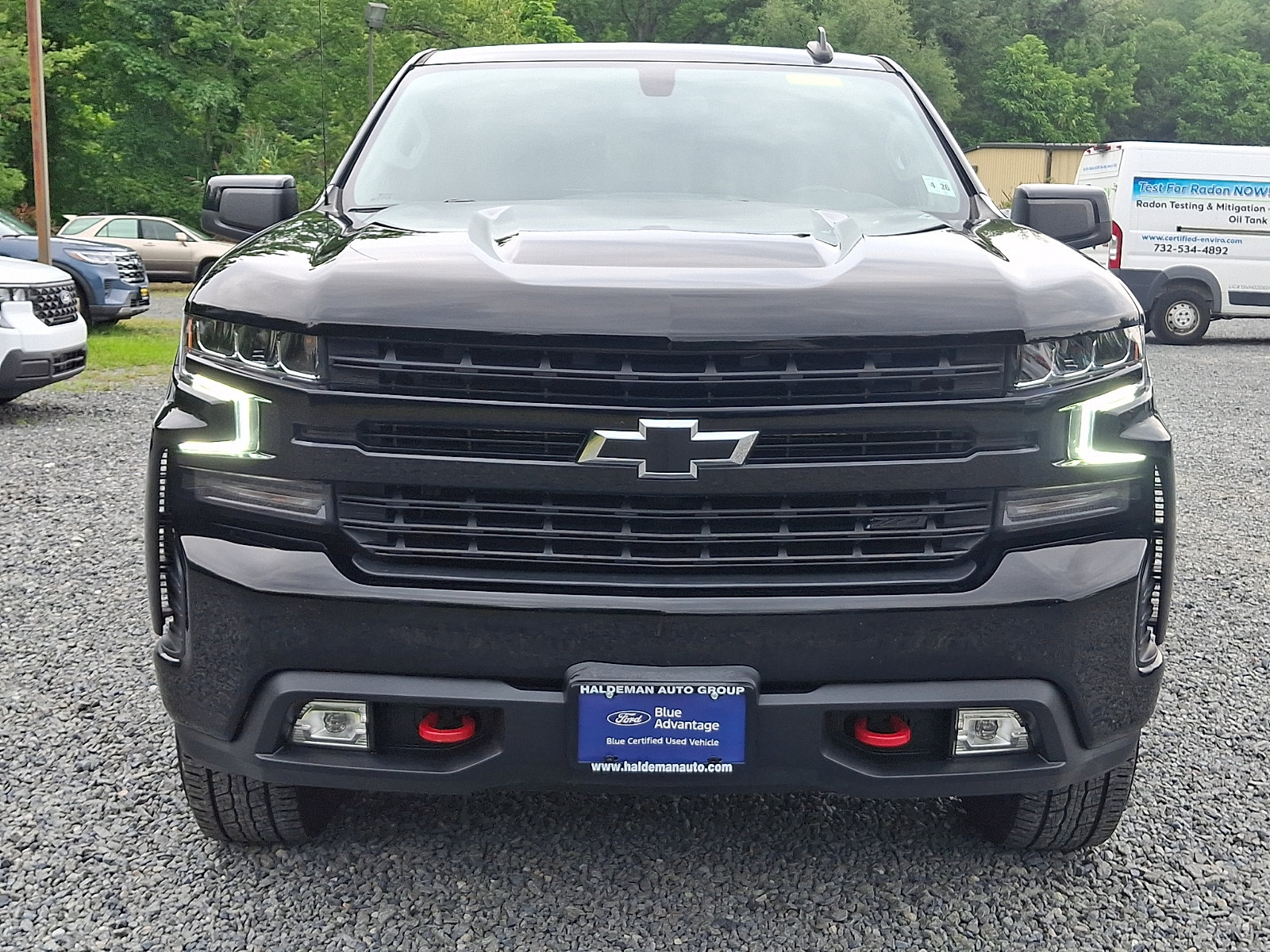 Used 2021 Chevrolet Silverado 1500 LT Trail Boss w/ Convenience Package II AWD/4WD image 2