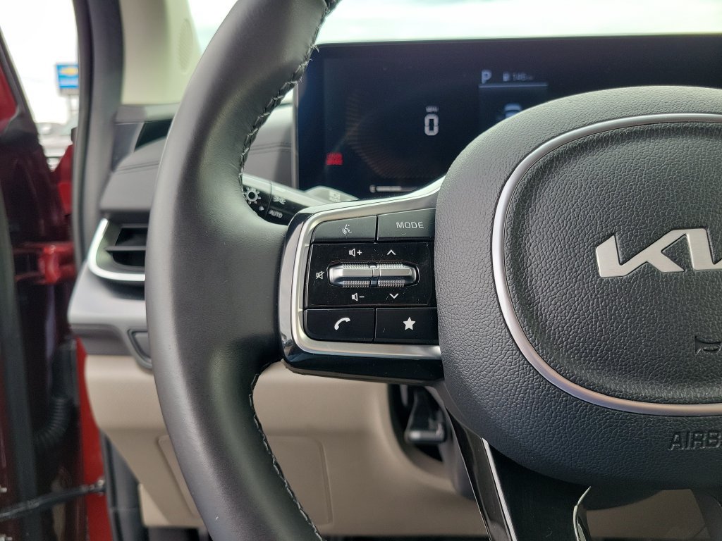 Used 2026 Kia Carnival FWD image 25