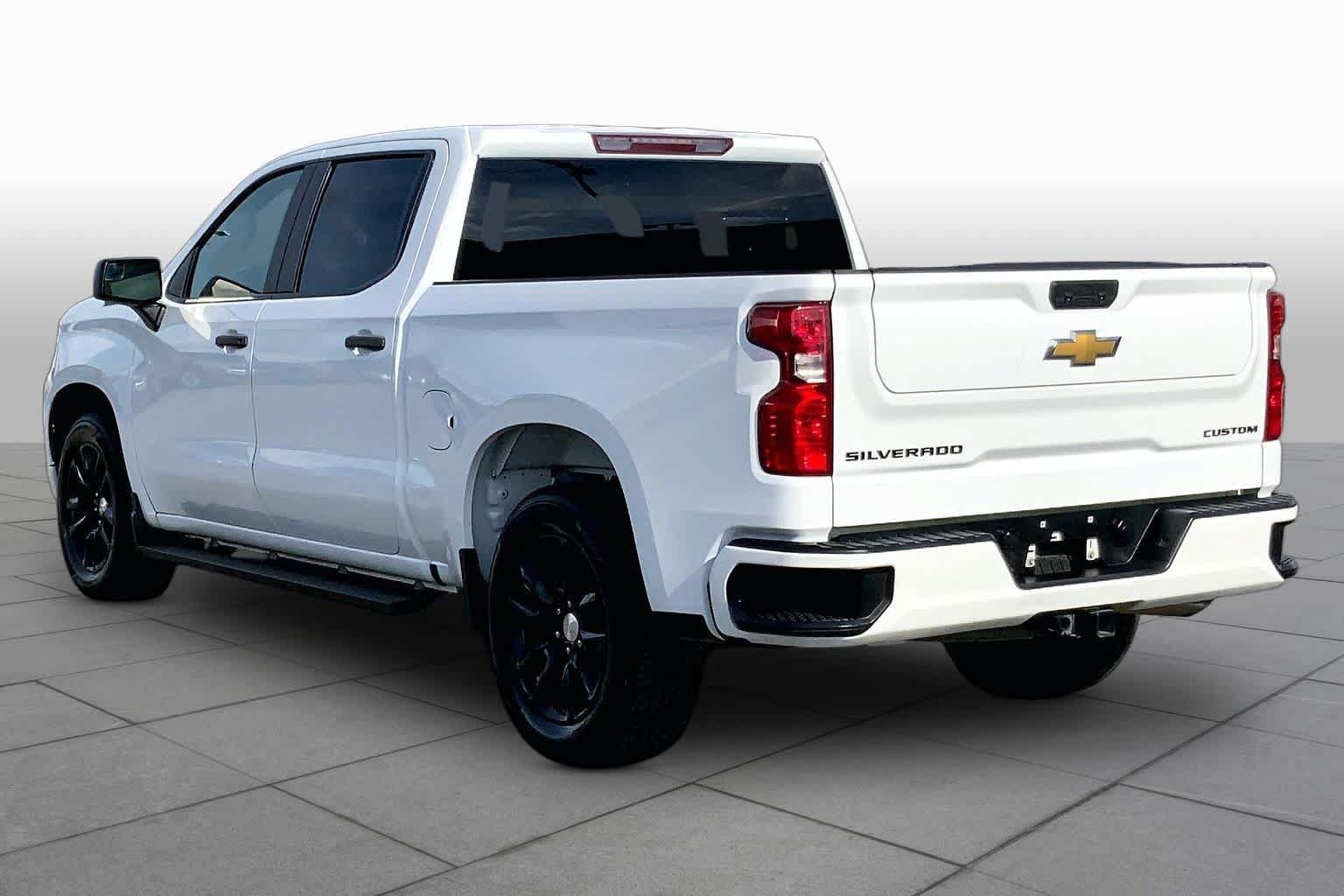 Used 2022 Chevrolet Silverado 1500 Custom w/ LPO, Dark Essentials Package RWD image 12