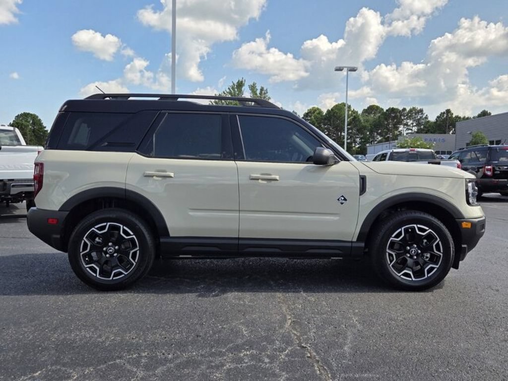 Certified 2025 Ford Bronco Sport Outer Banks AWD/4WD image 2