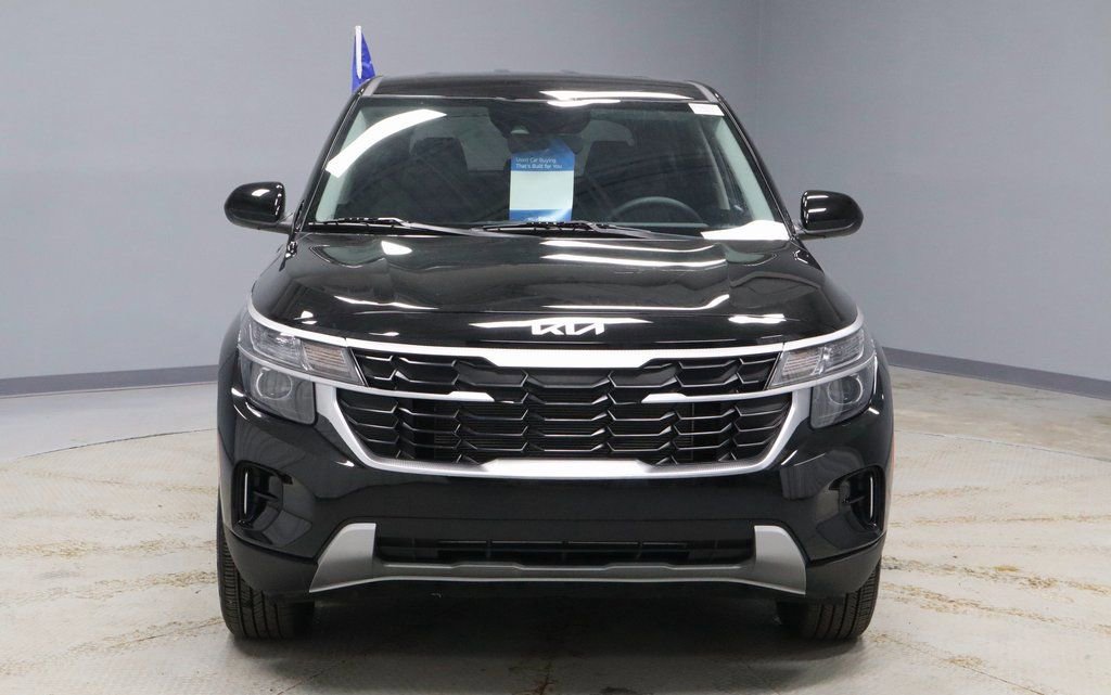 Used 2025 Kia Seltos LX image 8