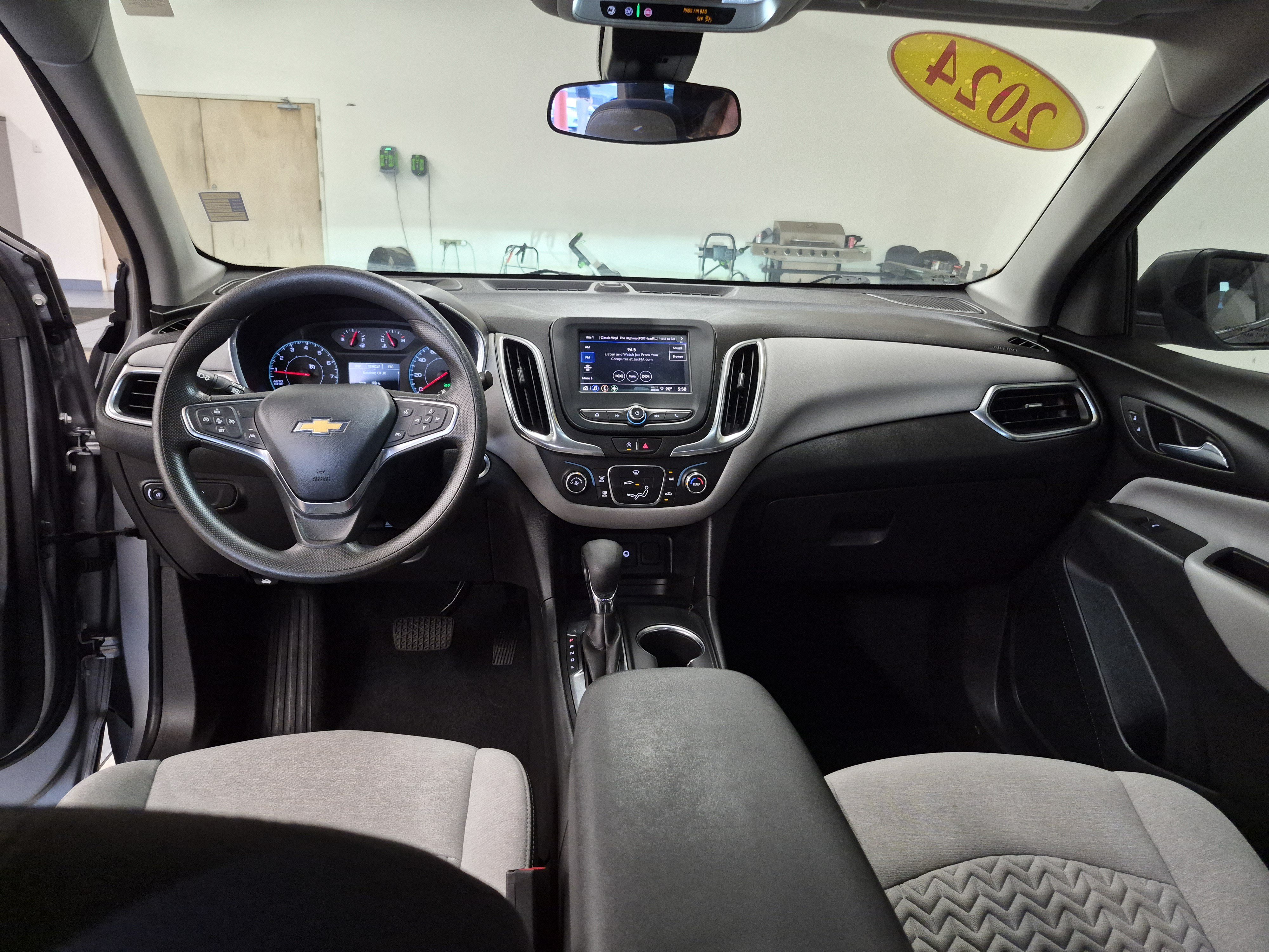 Used 2024 Chevrolet Equinox LS FWD image 17