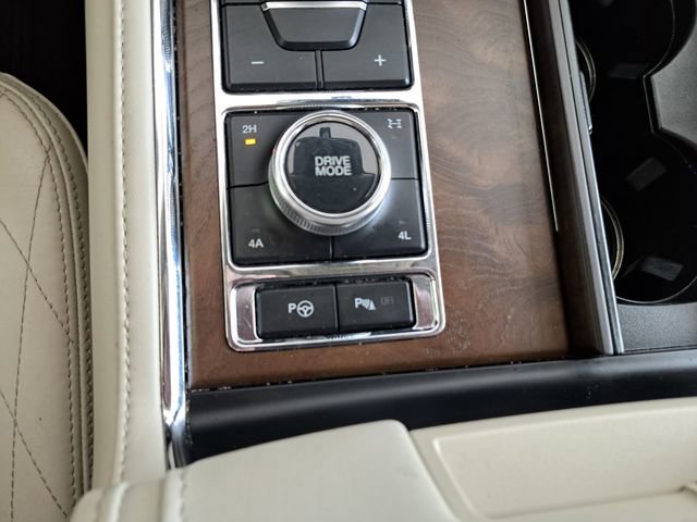 Certified 2019 Ford Expedition Platinum image 16