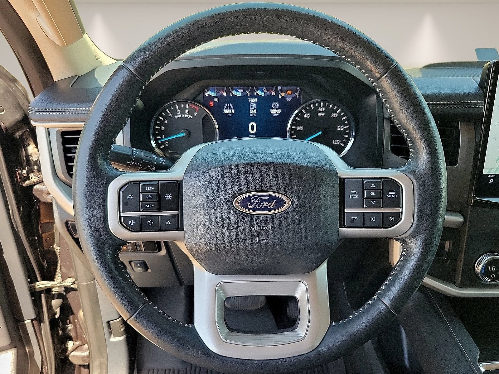 Certified 2024 Ford Expedition XLT RWD image 16