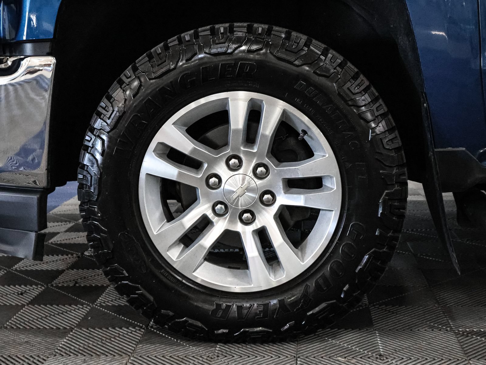 Used 2018 Chevrolet Silverado 1500 LT w/ All Star Edition AWD/4WD image 20