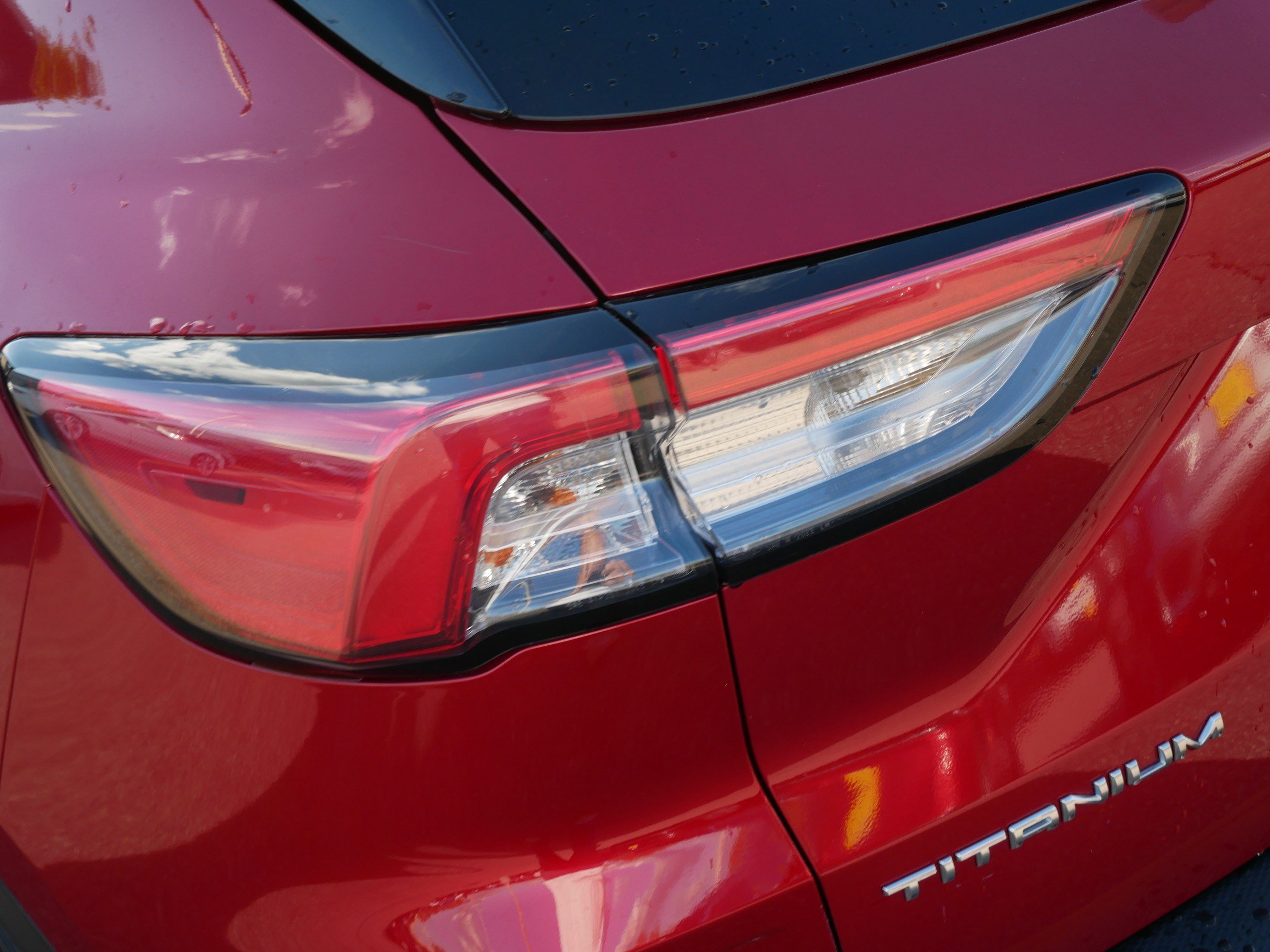 Certified 2020 Ford Escape Titanium AWD/4WD image 17