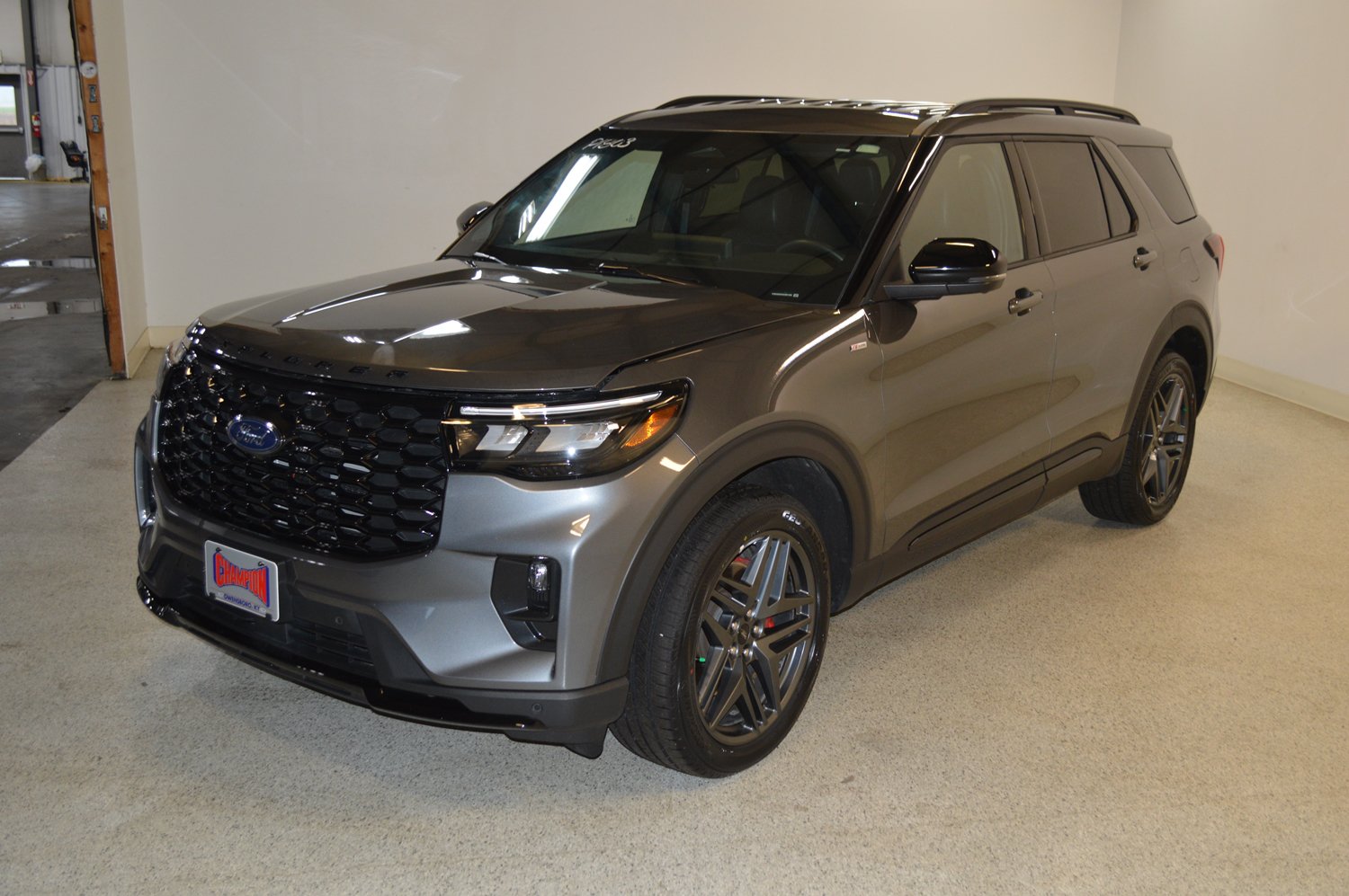 Certified 2025 Ford Explorer ST-Line w/ ST-Line Street Pack AWD/4WD image 7