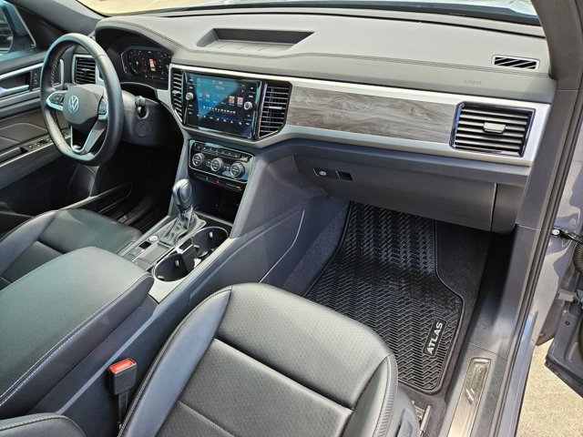 Used 2022 Volkswagen Atlas Cross Sport SE FWD image 30