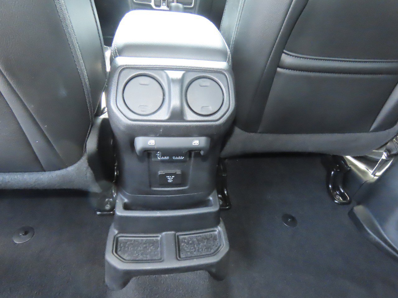 Used 2020 Jeep Wrangler Unlimited Sahara AWD/4WD image 21