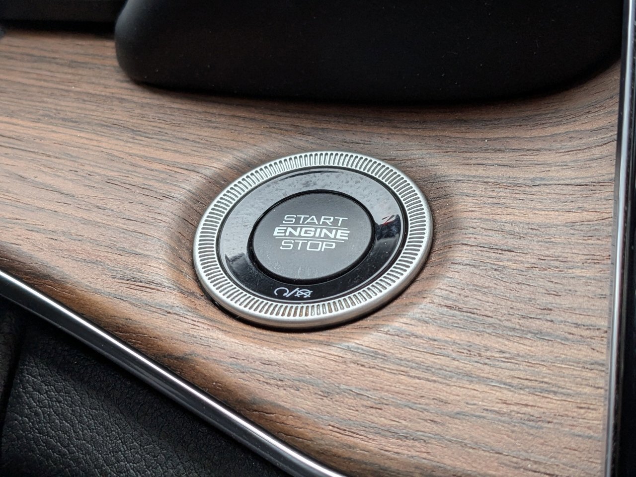 Used 2021 Jeep Grand Cherokee L Summit w/ Advanced Protech Group IV image 37