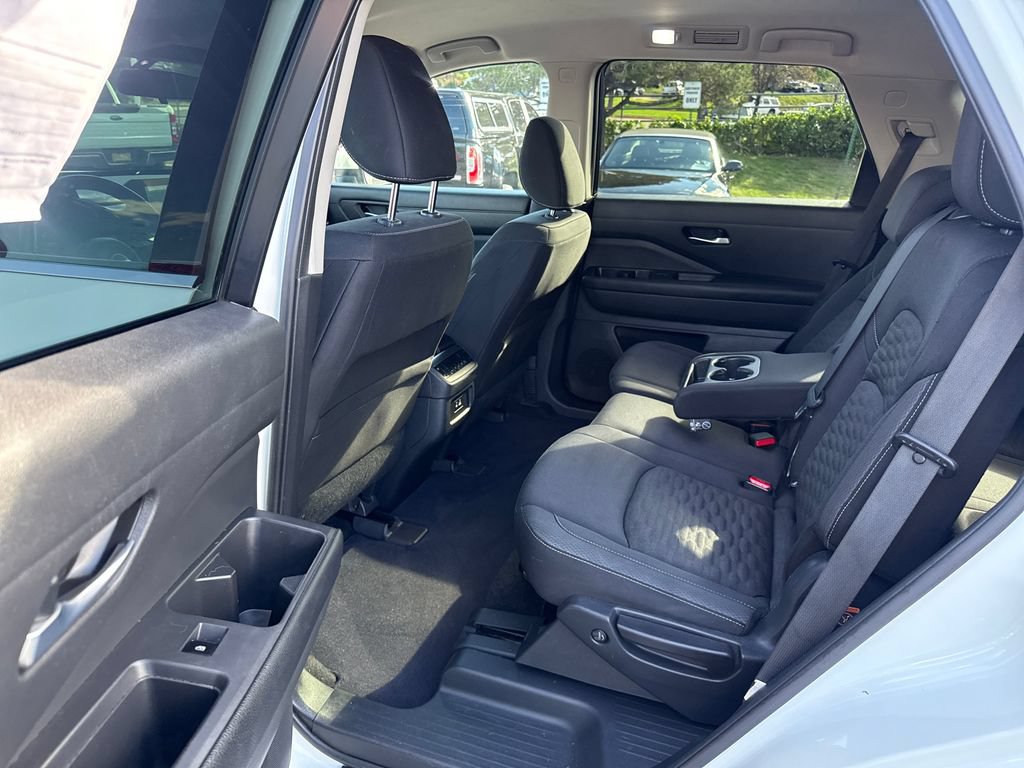 Used 2022 Nissan Pathfinder SV w/ SV Black Package FWD image 22