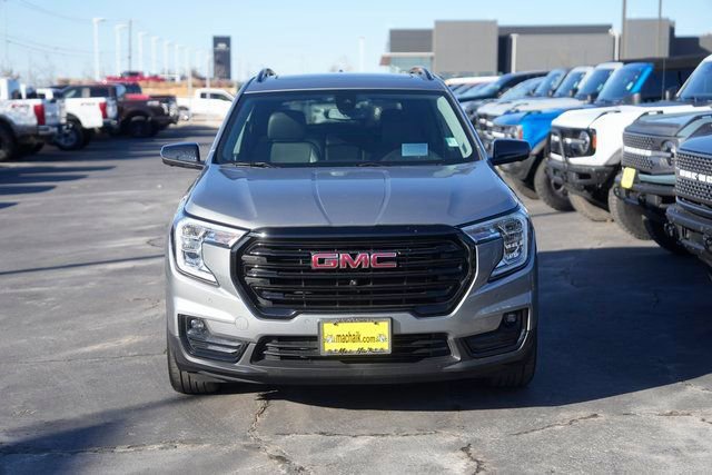 Used 2023 GMC Terrain SLT w/ Tech Package image 6