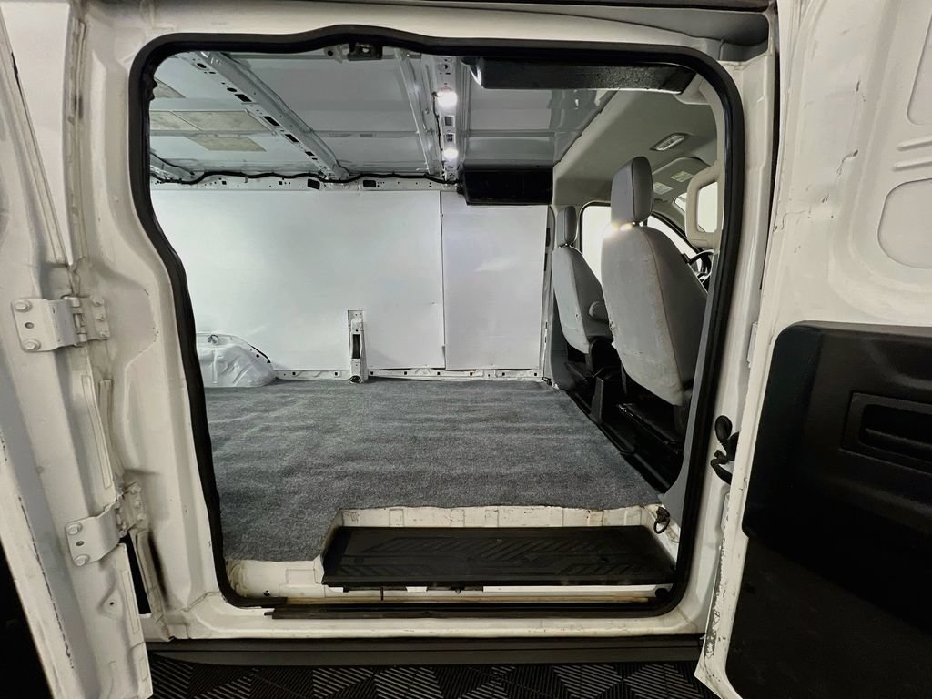 Certified 2019 Ford Transit 250 148 Low Roof RWD image 38